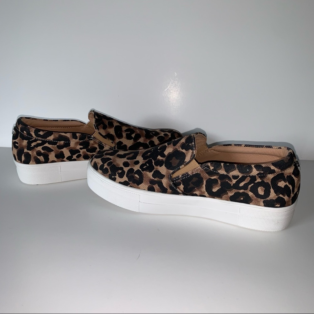 Steve Madden Leopard Gills-A Slip on Shoe Size 8.5